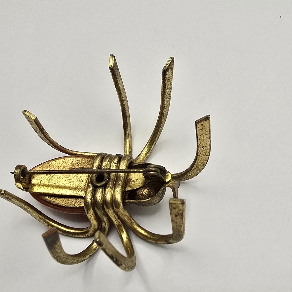 Vintage Art Deco Orange Bakelite Spider Brooch - Picture 7 of 14